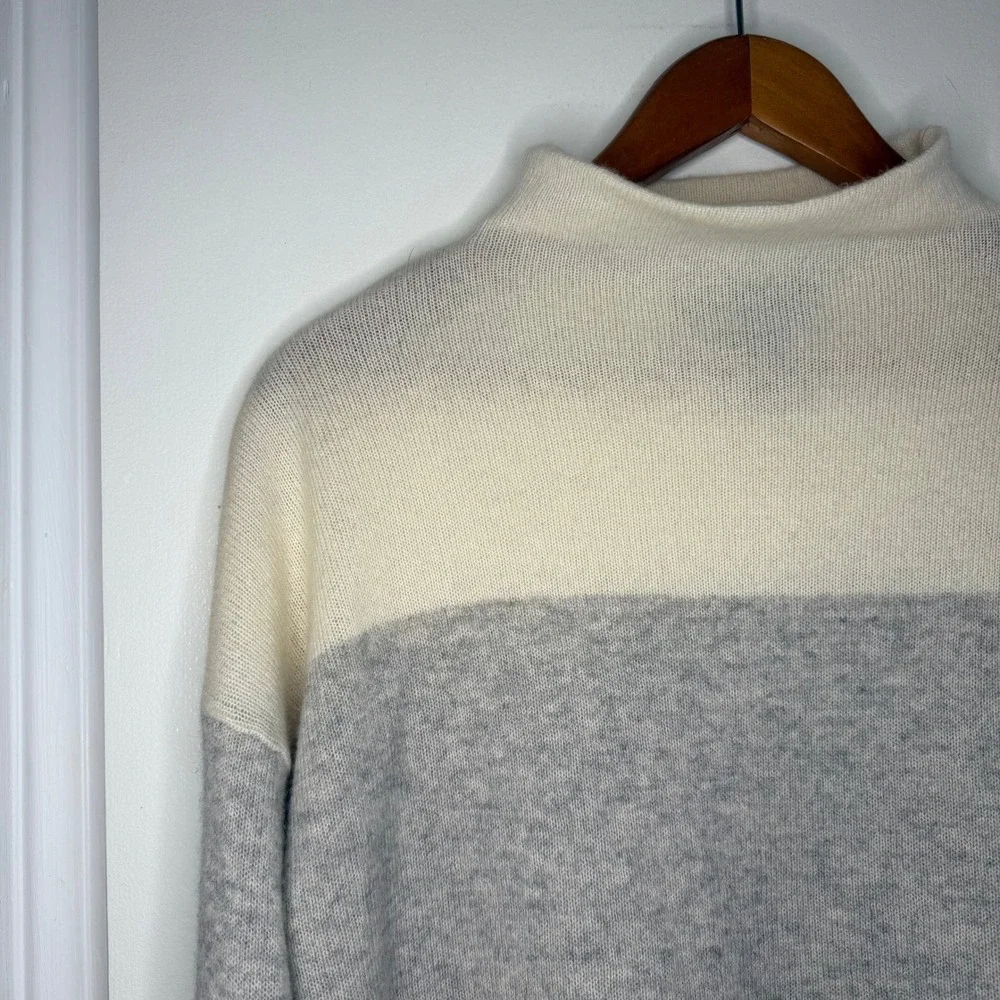 Tahari Pure Luxe 100% Cashmere Color Block Mock Neck Sweater Small